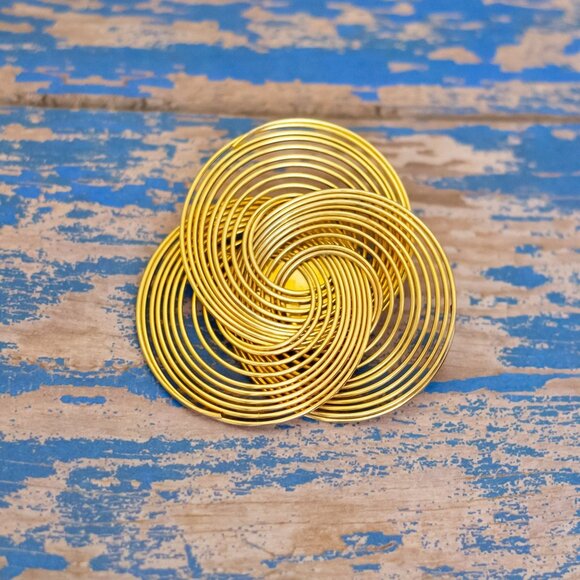 Vintage Multi Spiral Rings Gold Tone Abstract Brooch - L31 - Picture 1 of 2